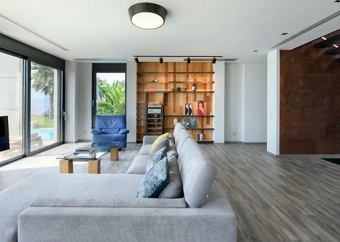 Landmark - ορόσημο Villa